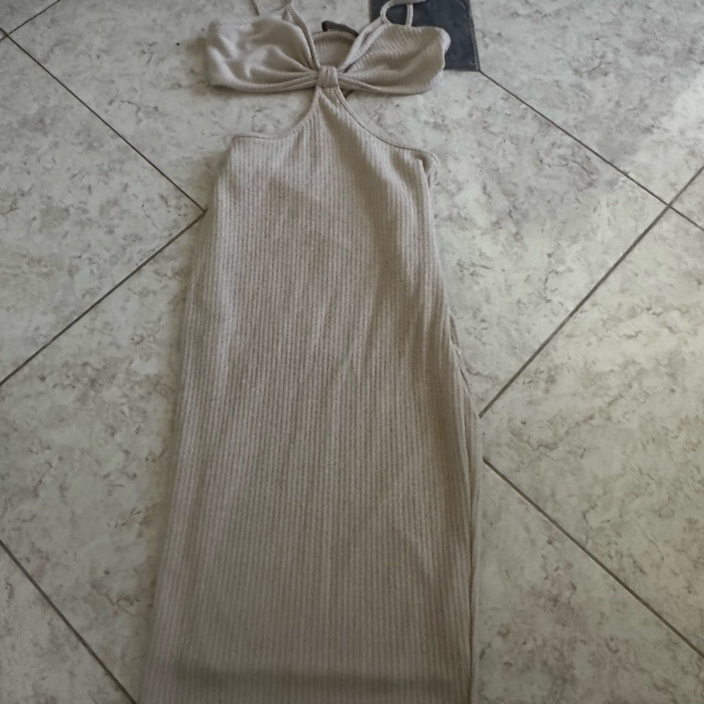 Elegant Beige Knit Dress